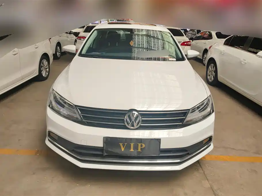 Volkswagen Sagitar 2018 1.6L Automatic Comfort фото 2