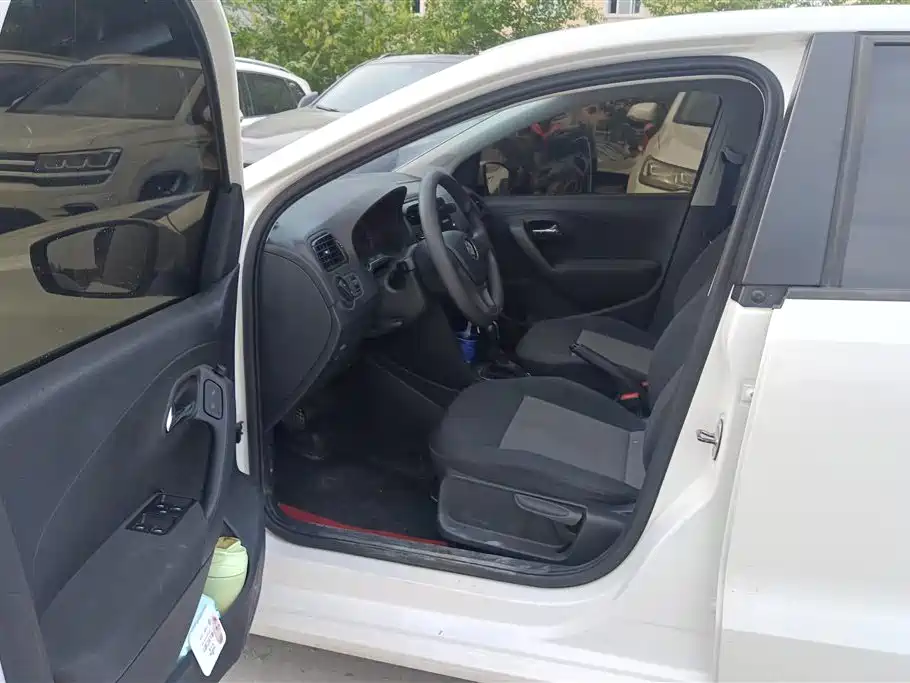 Volkswagen Polo 2018 1.5L Auto Safe Drive фото 9