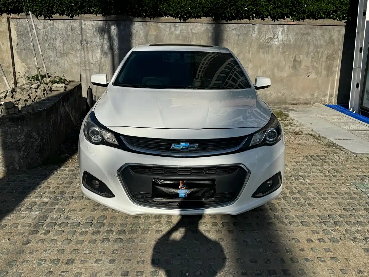 Chevrolet Malibu 2016 2.0L Automatic Luxury фото 2