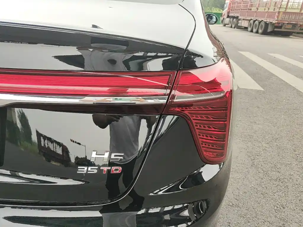 Hongqi H5 2026 2025 1.5T DCT Flag Rhythm 500,000 Units Memorial Edition
