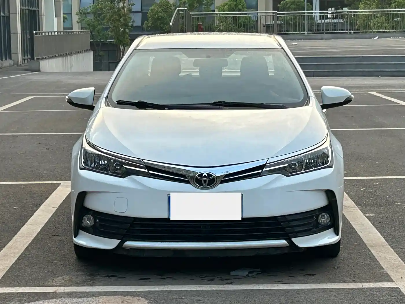 Toyota Corolla 2017 Facelift 1.2T S-CVT GL фото 2