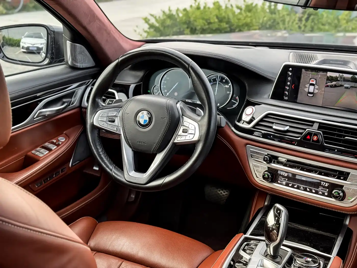 BMW 7 Series 2017 750Li xDrive Customized Edition (4-Seater) фото 13