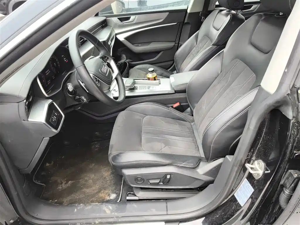 Audi A7L 2024 45 TFSI Luxury фото 11