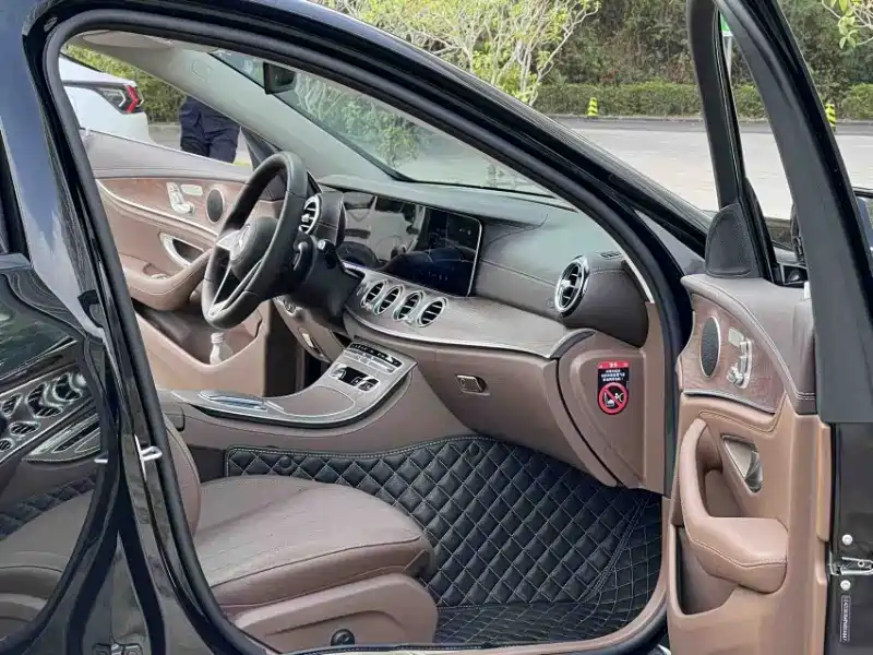 Mercedes-Benz E-Class, миниатюра 9
