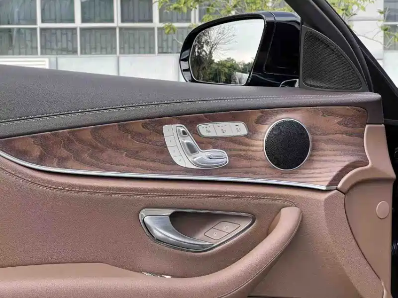 Mercedes-Benz E-Class, миниатюра 11