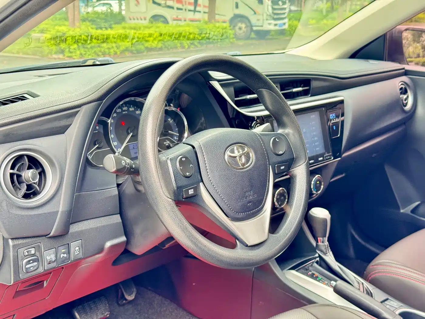 Toyota Levin 2017 Facelift 185T CVT Elite (China V) фото 11