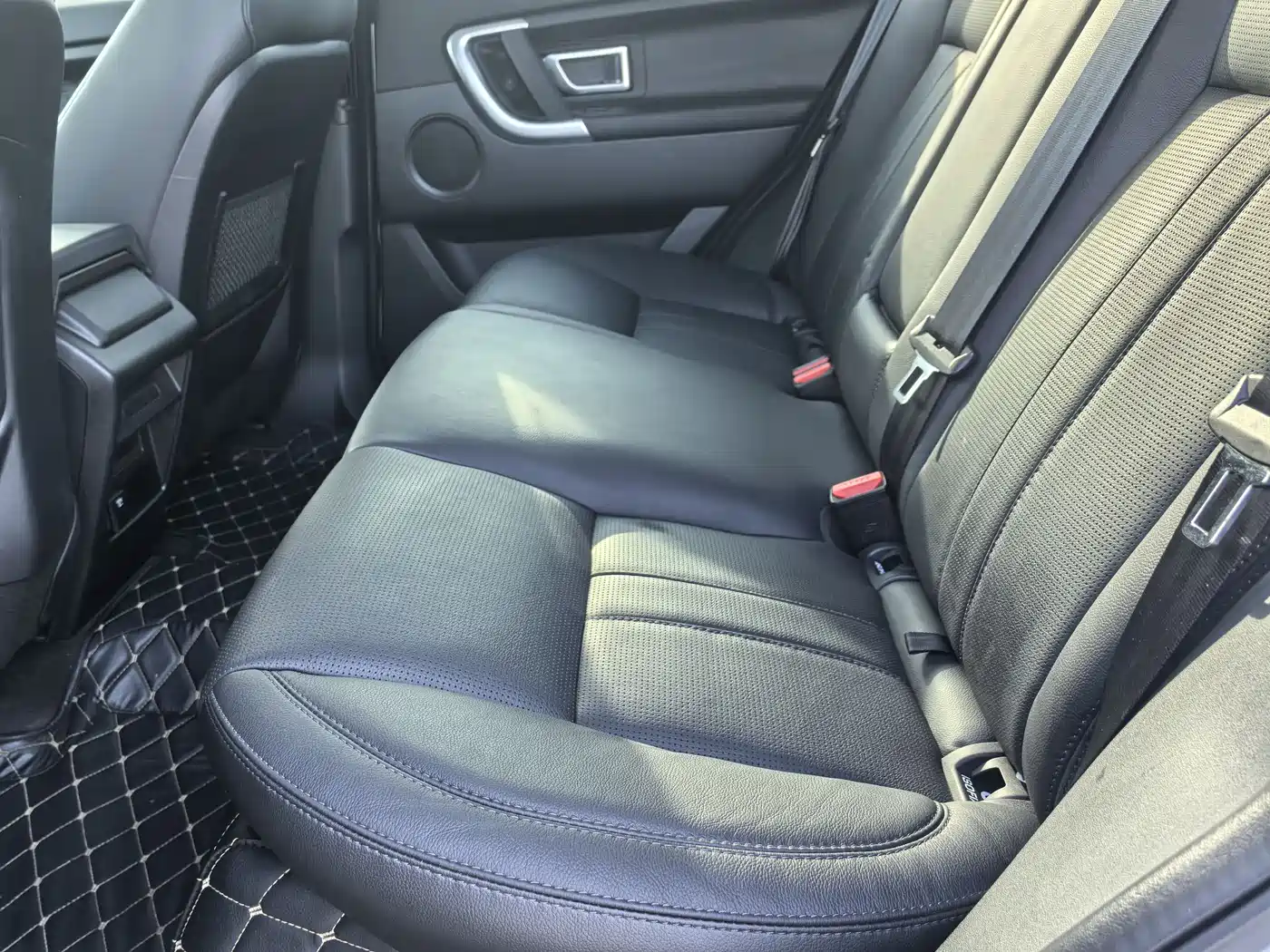 Land Rover Discovery Sport 2017 2.0T SE фото 8