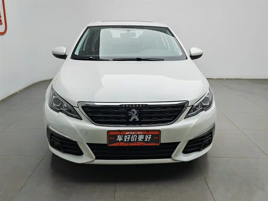 Peugeot 308 2018 1.6L Auto Luxury Edition фото 3