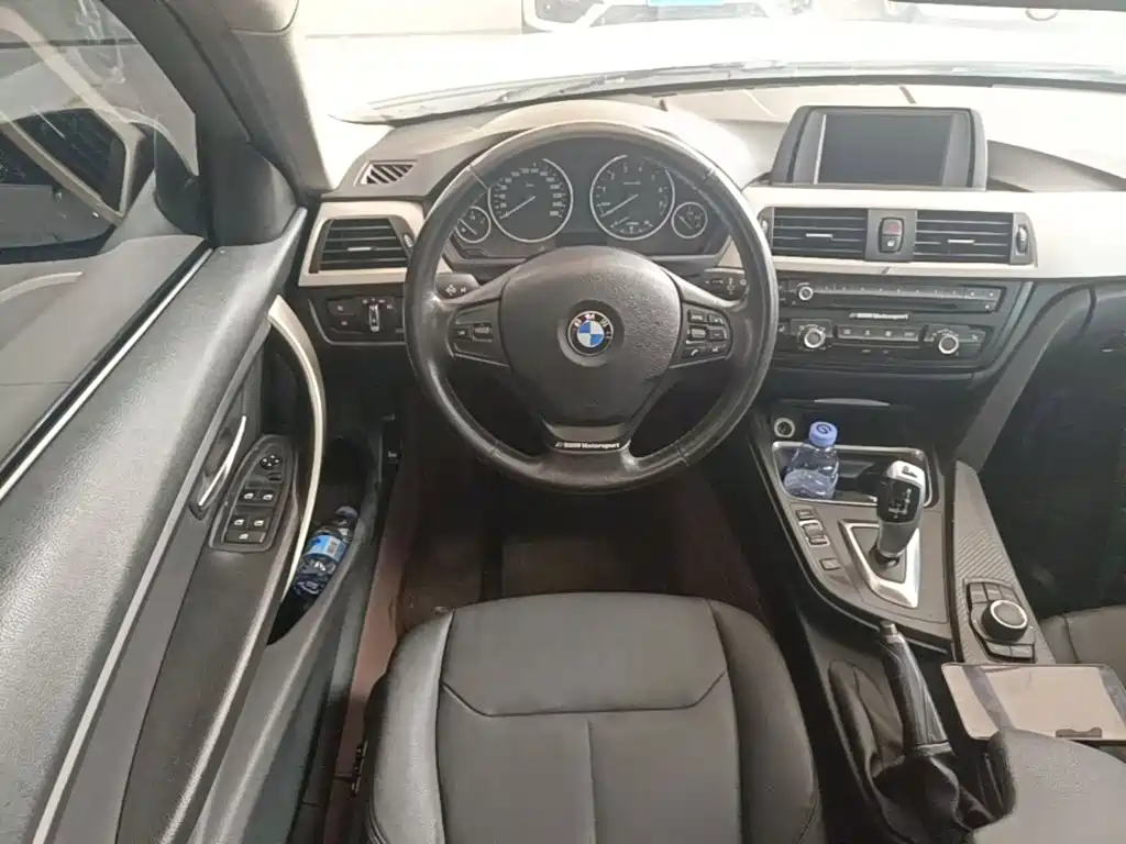 Фото 11 - BMW 3 Series