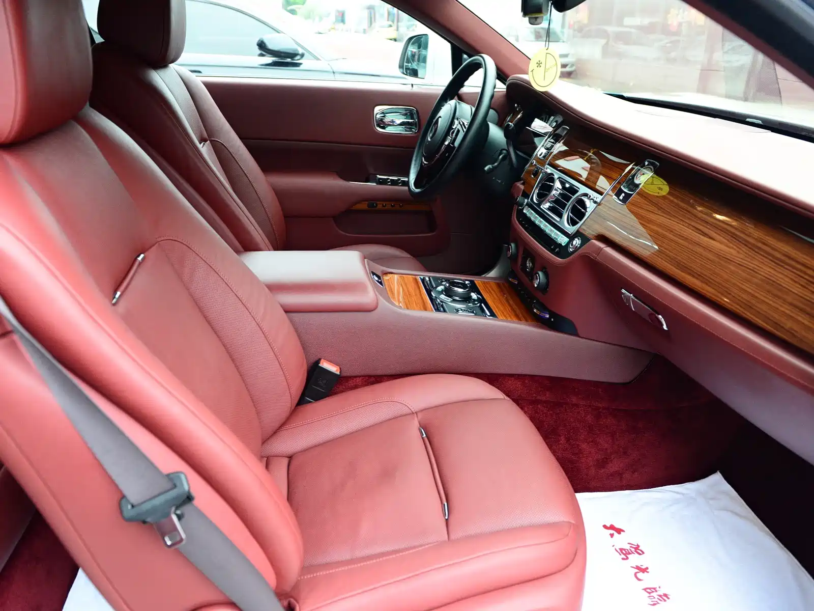 Фото 5 - Rolls-Royce Wraith
