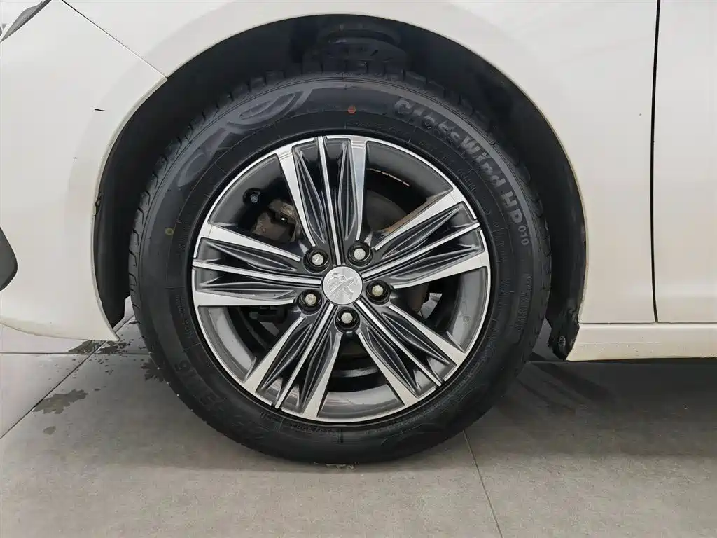 Peugeot 308 2018 1.6L Auto Luxury Edition фото 17