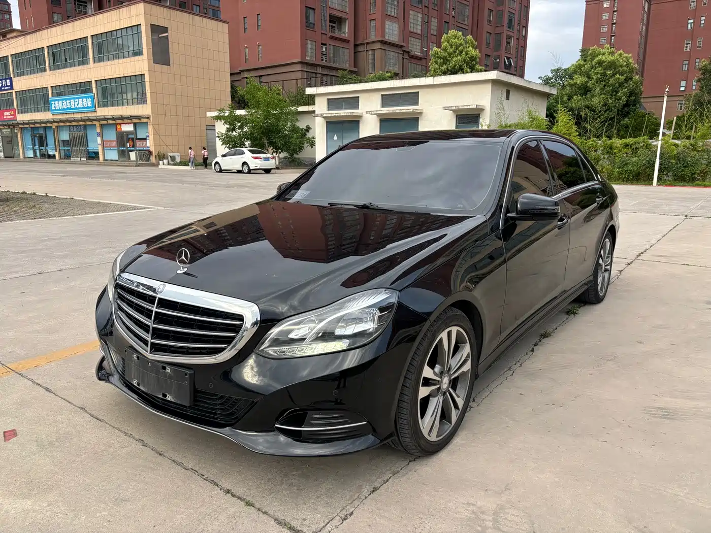 Mercedes-Benz E-Class 2014 Facelift E 260 L Sport