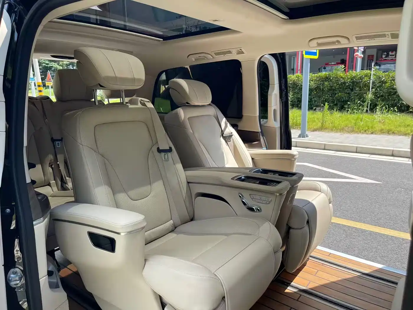 Mercedes-Benz V-Class 2022 V 260 Prestige Edition фото 13