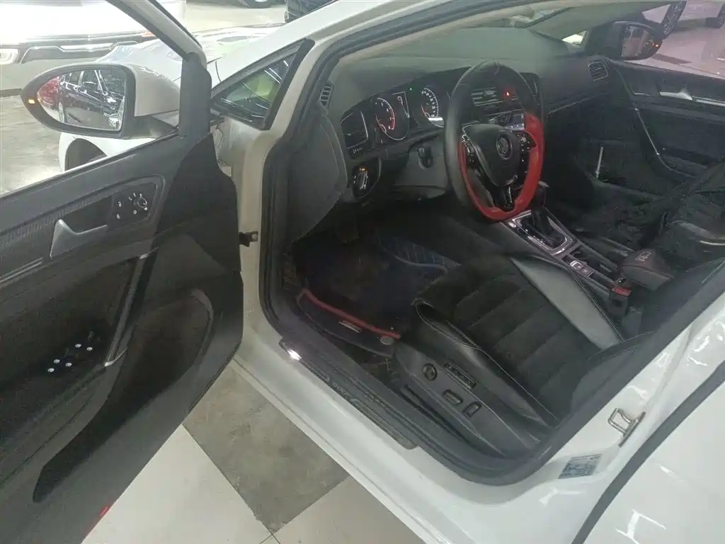 Volkswagen Golf 2018 230TSI Automatic Luxury фото 12