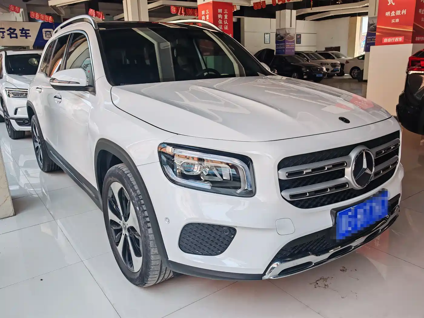 MERCEDES-BENZ GLB