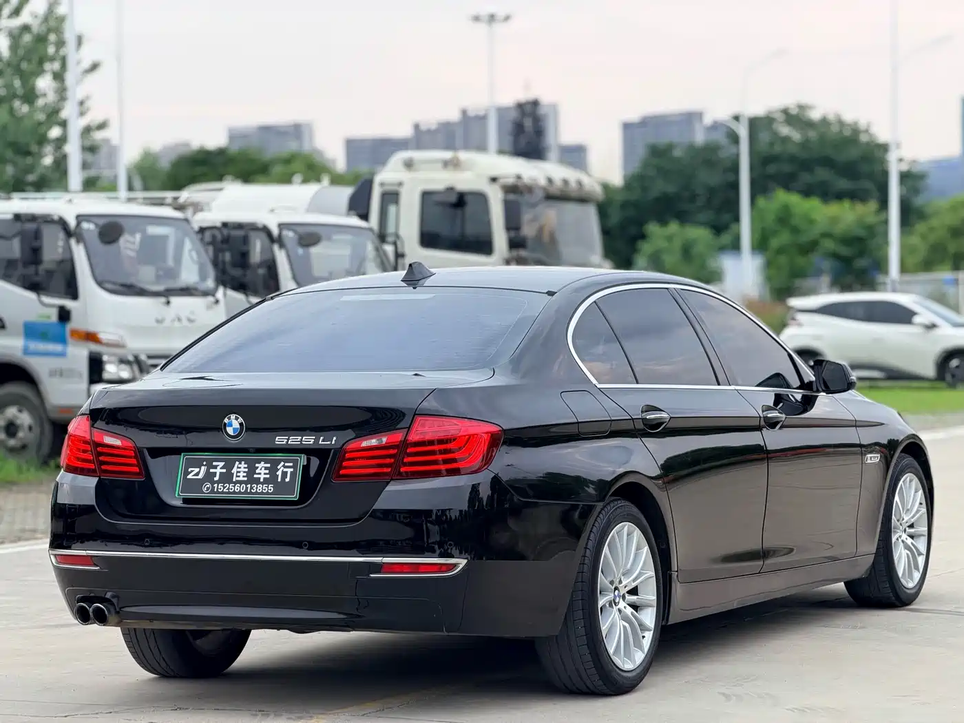 BMW 5 Series 2014 525Li Luxury Design Package фото 6