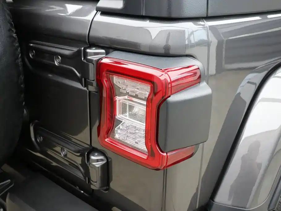 Jeep Wrangler 2024 2024 Model 2.0T Sahara Four-Door Version
