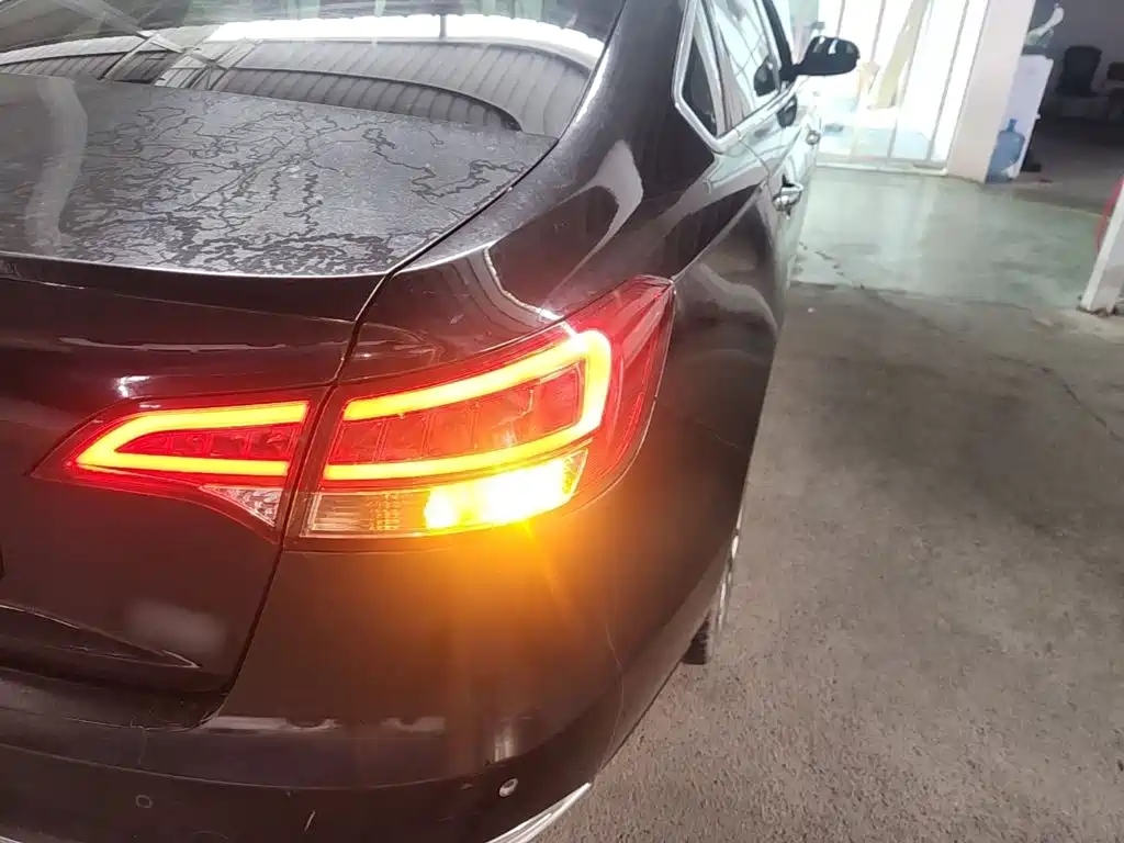 Zotye Z700 2016 2016 1.8T DCT Elegance