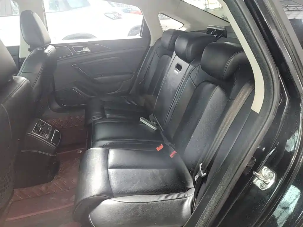Zotye Z700 2016 2016 1.8T DCT Elegance