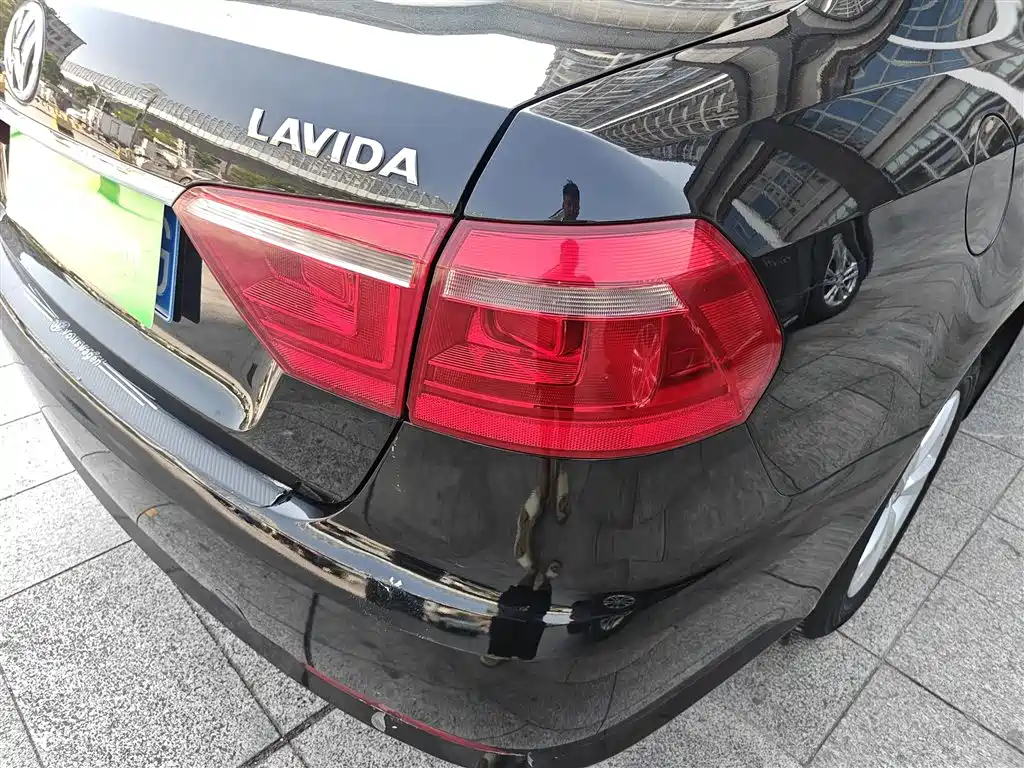 Volkswagen Lavida 2015 1.6L Automatic Trend Edition фото 24