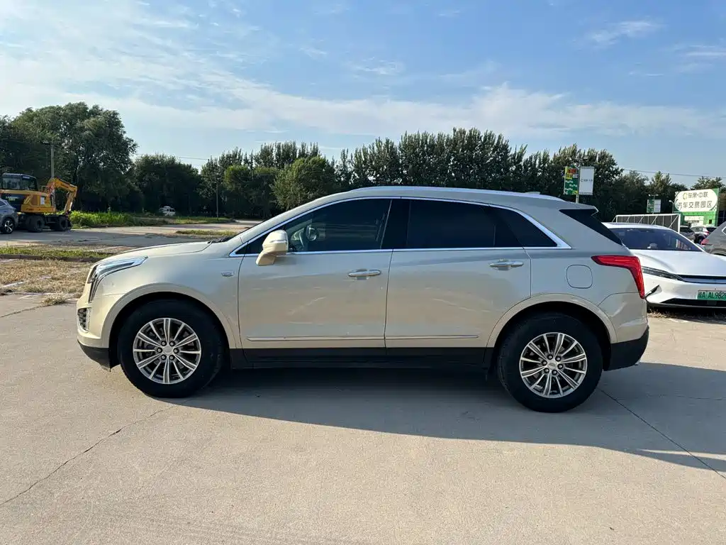 Cadillac XT5 2017 2016 28T AWD Luxury Model