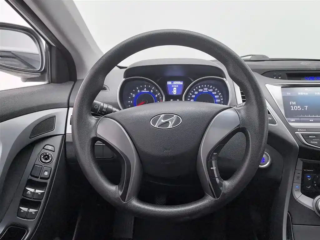 Hyundai Langdong 2016 1.6L Manual Premium Edition фото 11