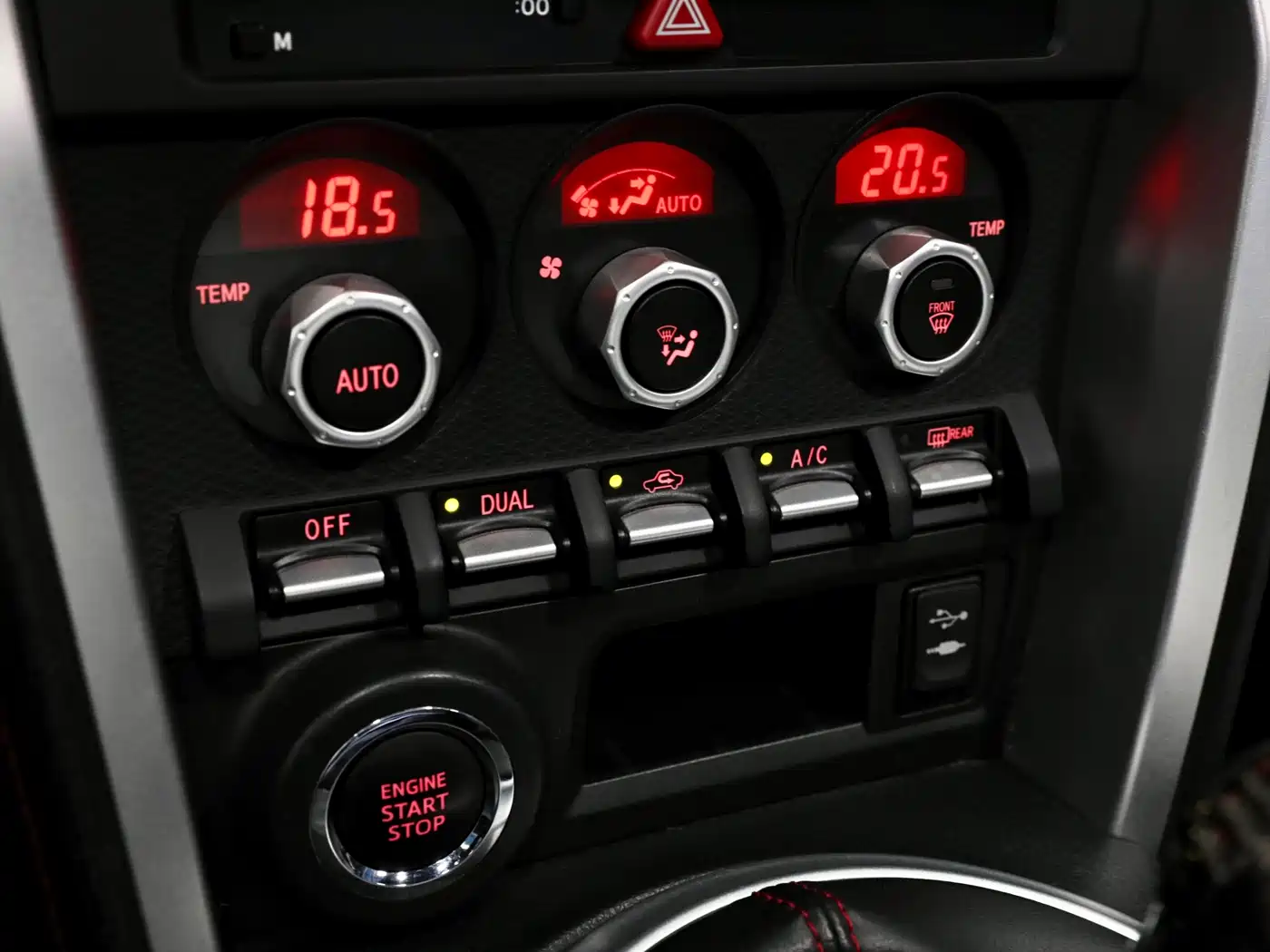 Subaru BRZ 2015 2.0i Manual фото 16