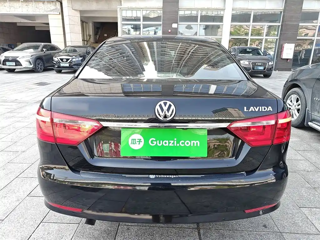 Volkswagen Lavida 2015 1.6L Automatic Trend Edition фото 4