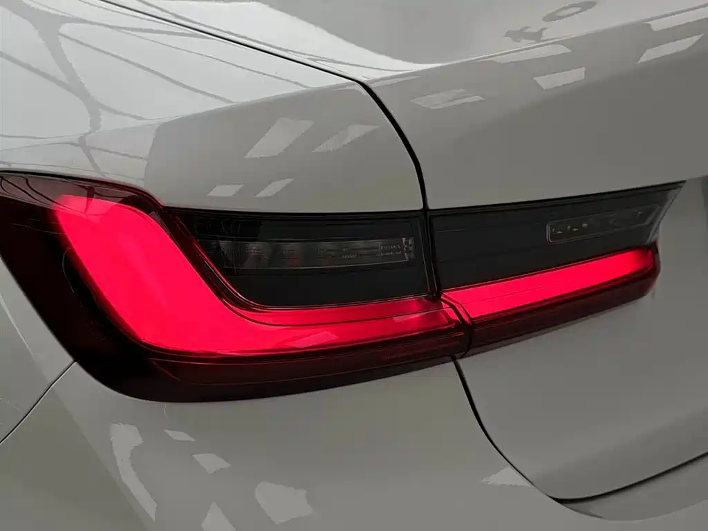 BMW 3 Series 2023 320Li M Sport Package фото 10