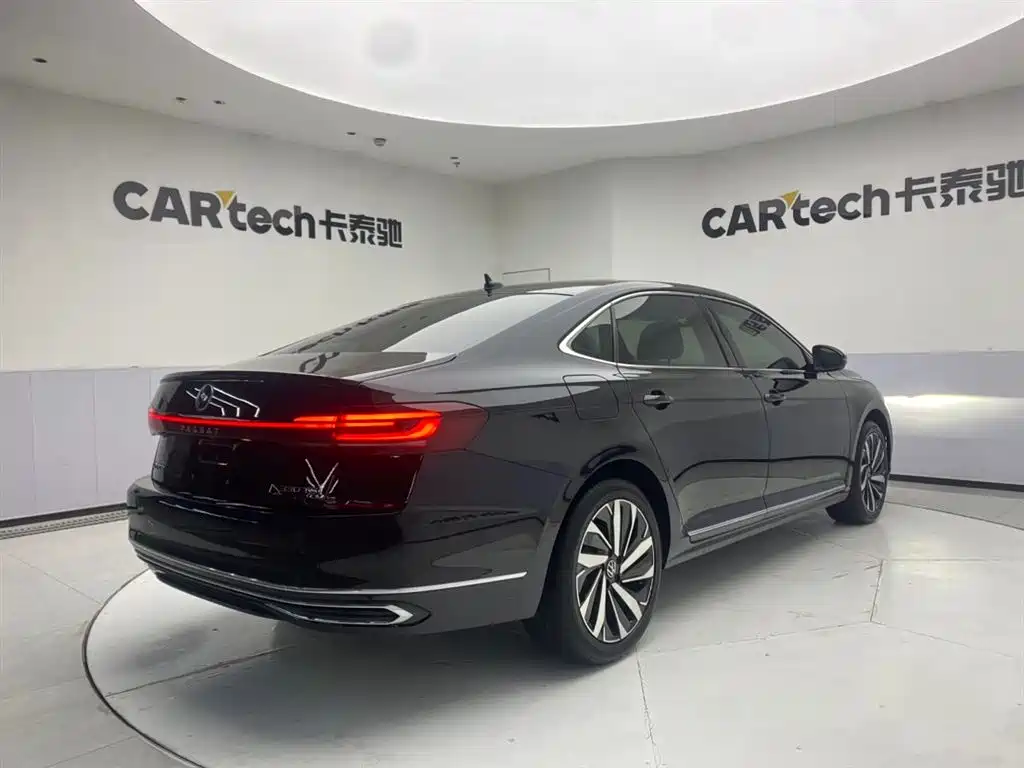 Volkswagen Passat 2022 330TSI Elite Edition фото 5