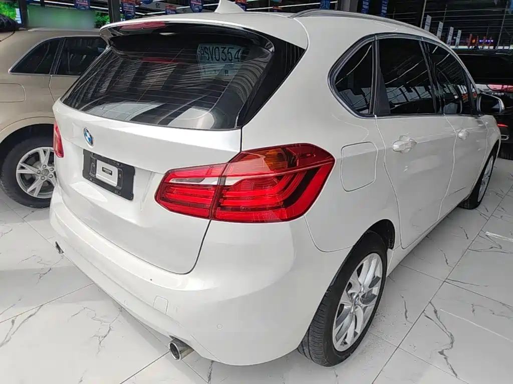 BMW 2 Series Touring 2018 2016 220i Leading Model