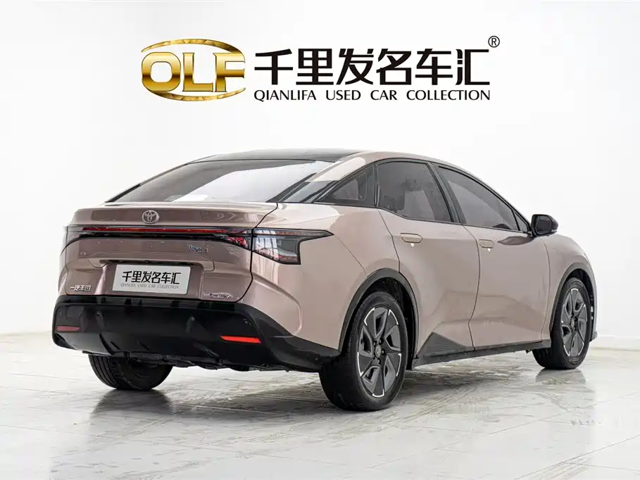 Toyota bZ3 2023 616km Long Range Premium фото 6