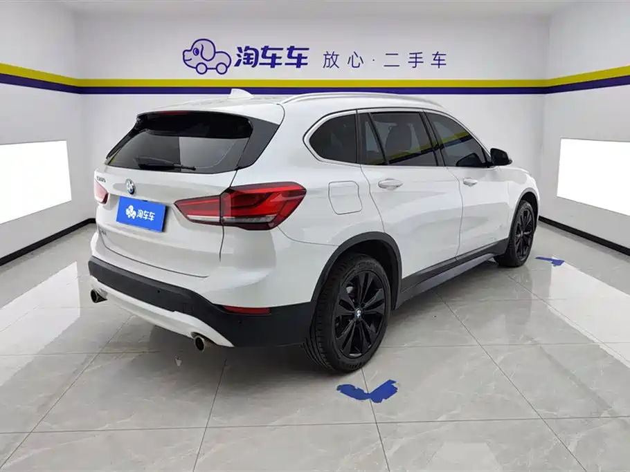 BMW X1 2021 sDrive20Li Fashion фото 3
