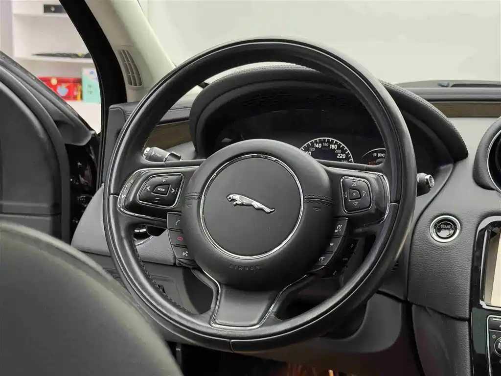 Jaguar XJ 2018 XJL 3.0 SC 2WD Elegant Business Edition фото 12