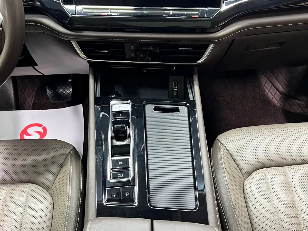 Volkswagen Viloran 2023 330TSI Luxury Edition фото 12