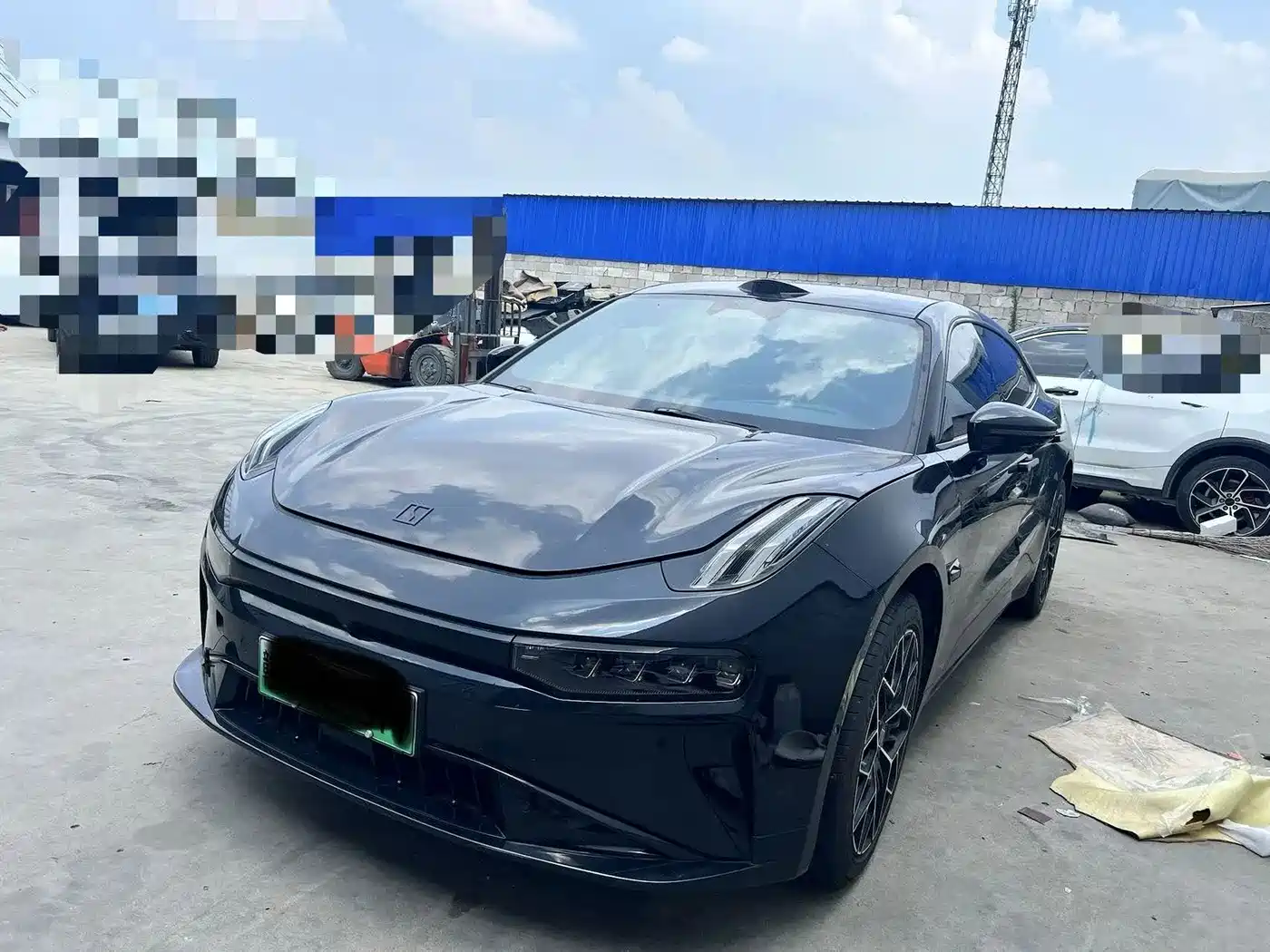 ZEEKR 001