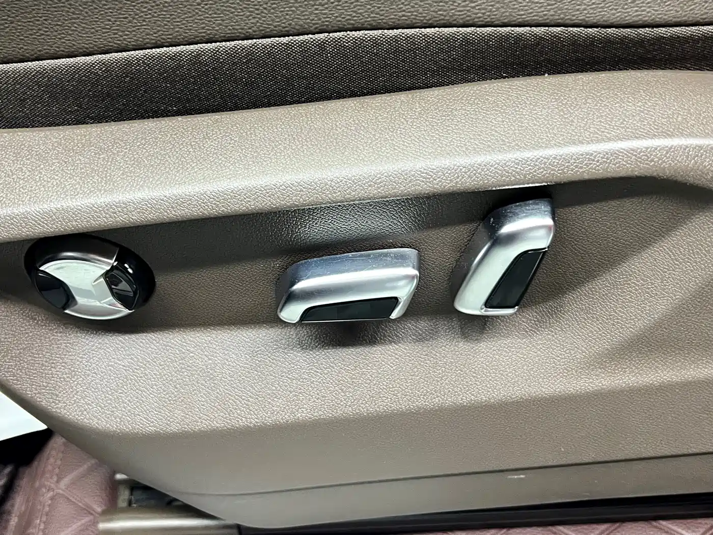 Volkswagen Viloran 2023 330TSI Luxury Edition фото 24