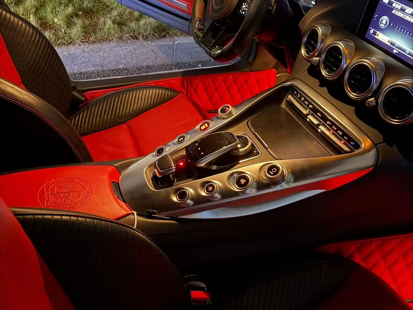 Фото 8 - Mercedes-Benz AMG GT