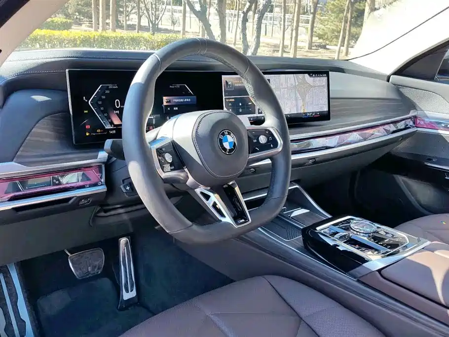 BMW 7-SERIES