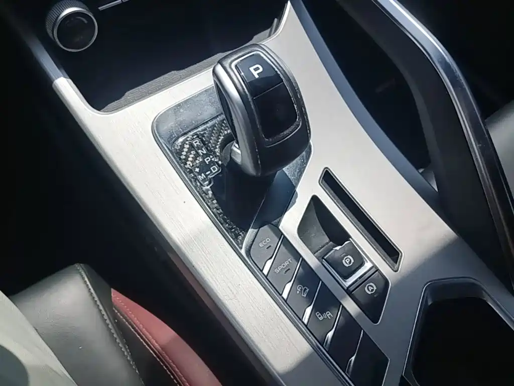 Geely Binyue 2019 2019 Sport Edition 260T DCT Ranger China V