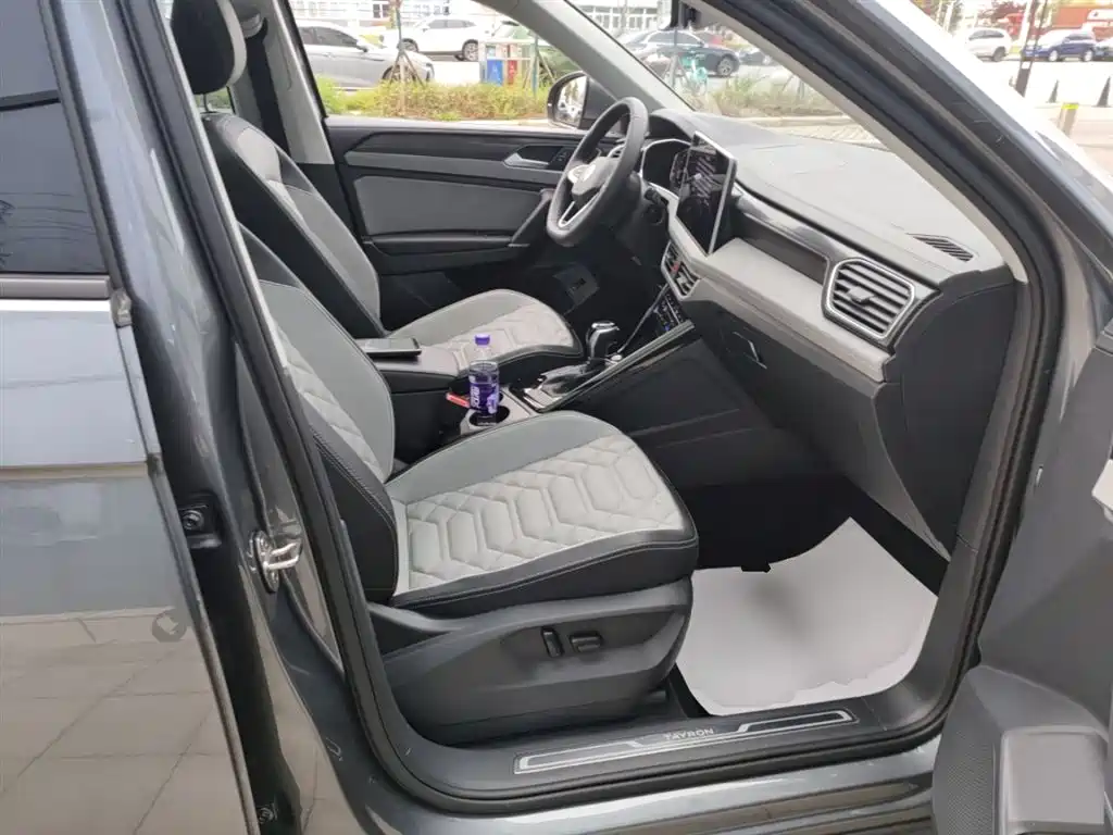 Volkswagen Tayron 2023 300TSI 2WD Luxury Plus Advanced Edition фото 20