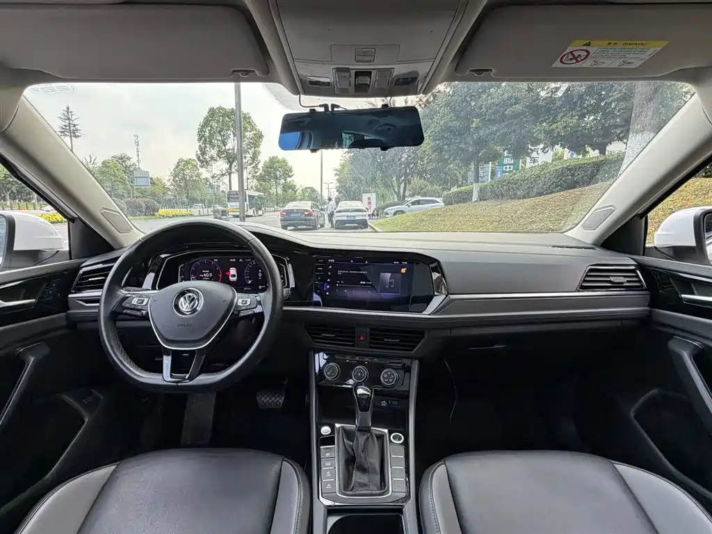 Volkswagen Sagitar 2022 280TSI DSG Surpassing Edition фото 11