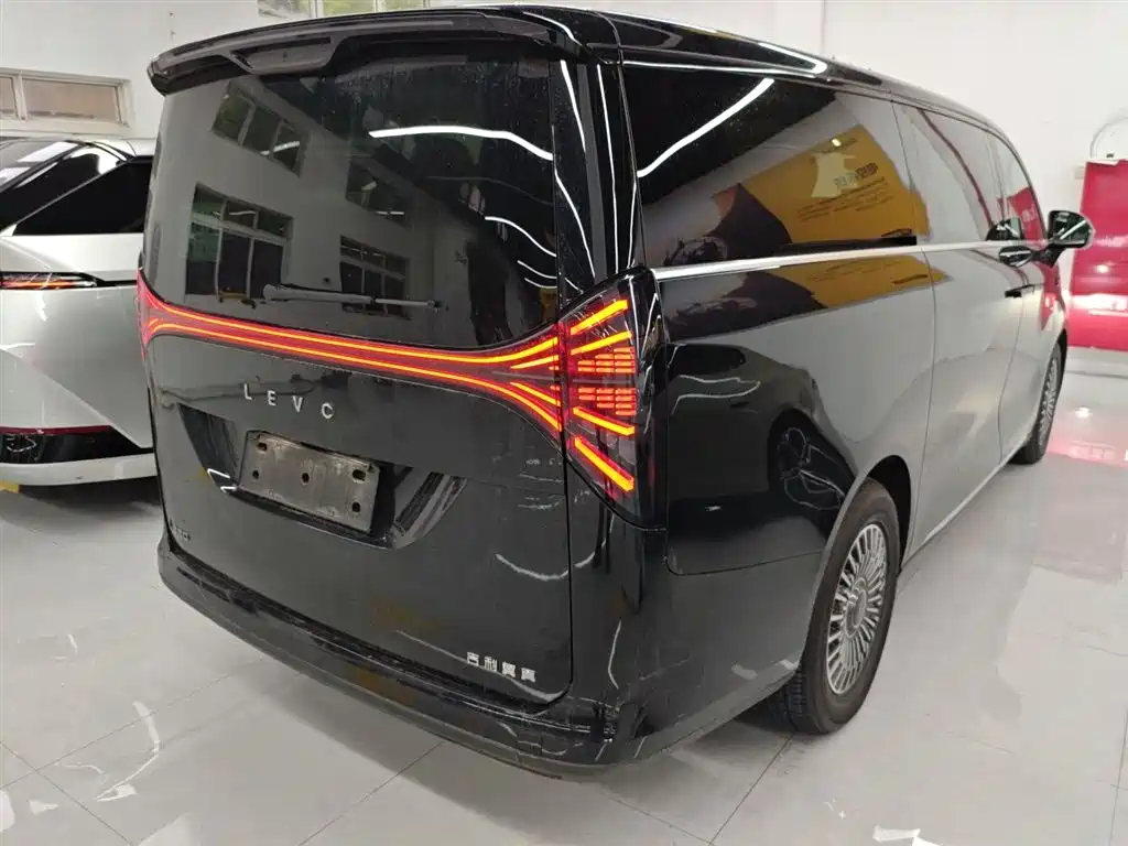 Geely Galaxy Yizhen L380 2025 Model 650km Flagship Edition AWD фото 5