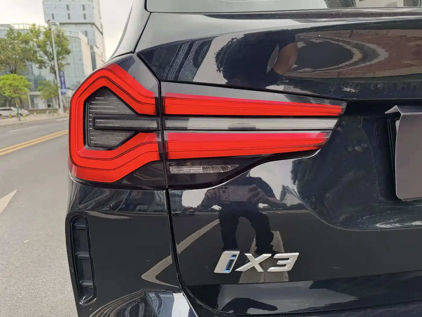 BMW IX3