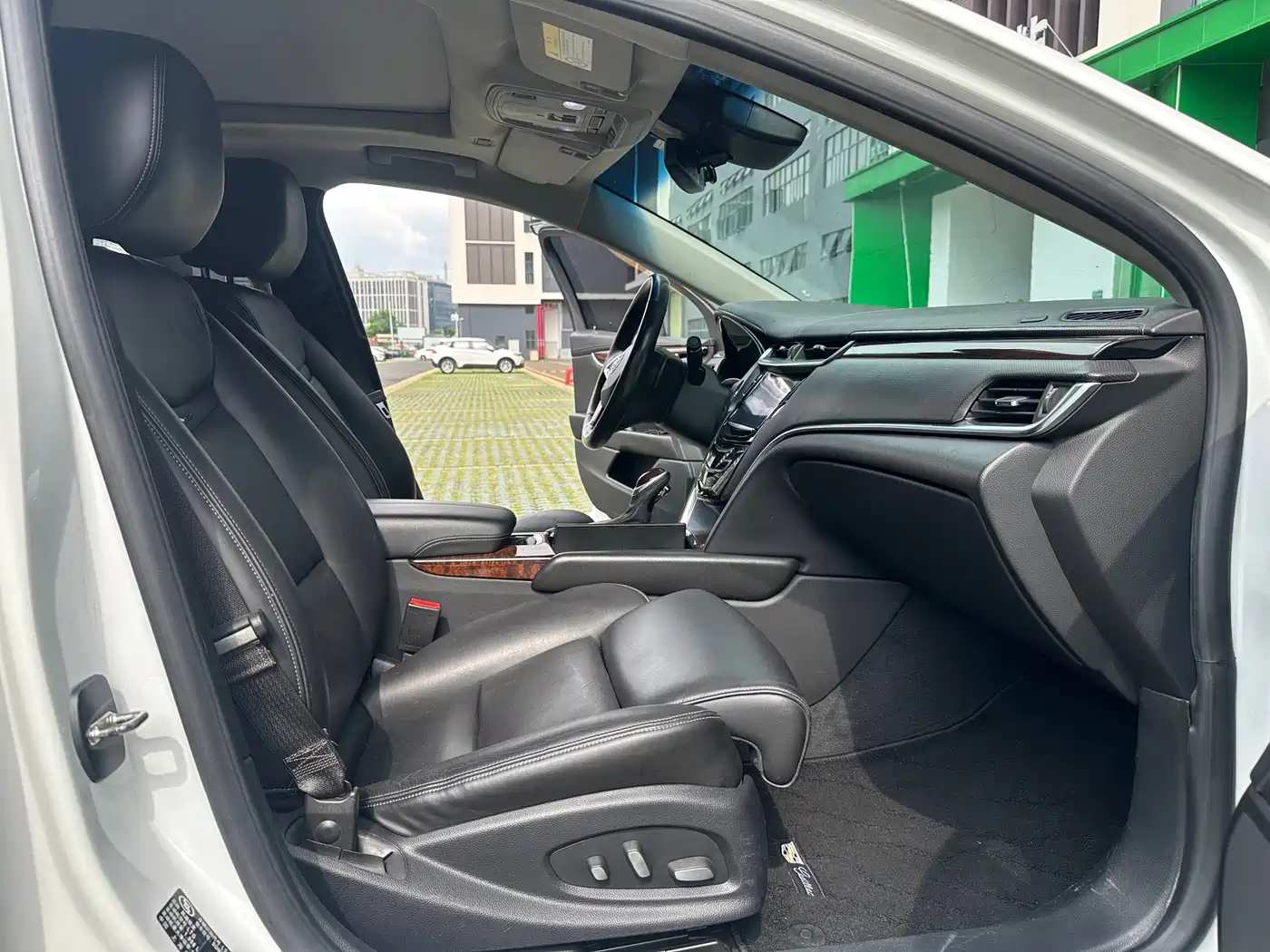 Cadillac XTS 2015 2014 28T Luxury Edition