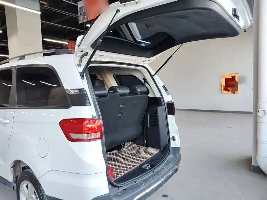 BAIC Huansu H3 2017 2015 1.5L Manual Comfort