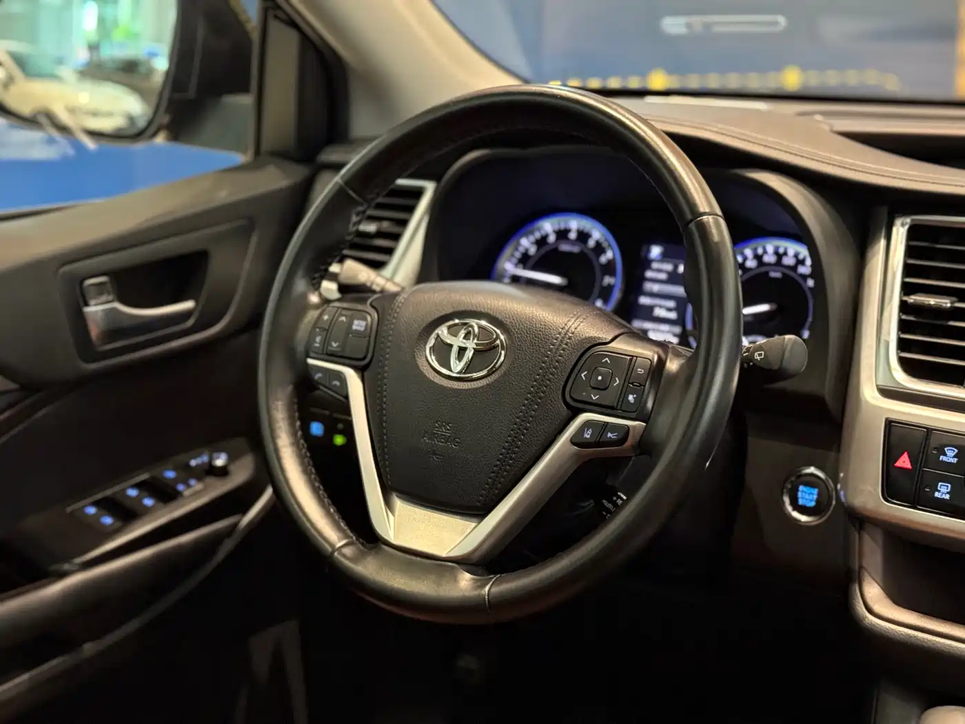 Toyota Highlander 2018 Model 2.0T 4WD Knight Edition 7-Seater China VI фото 14