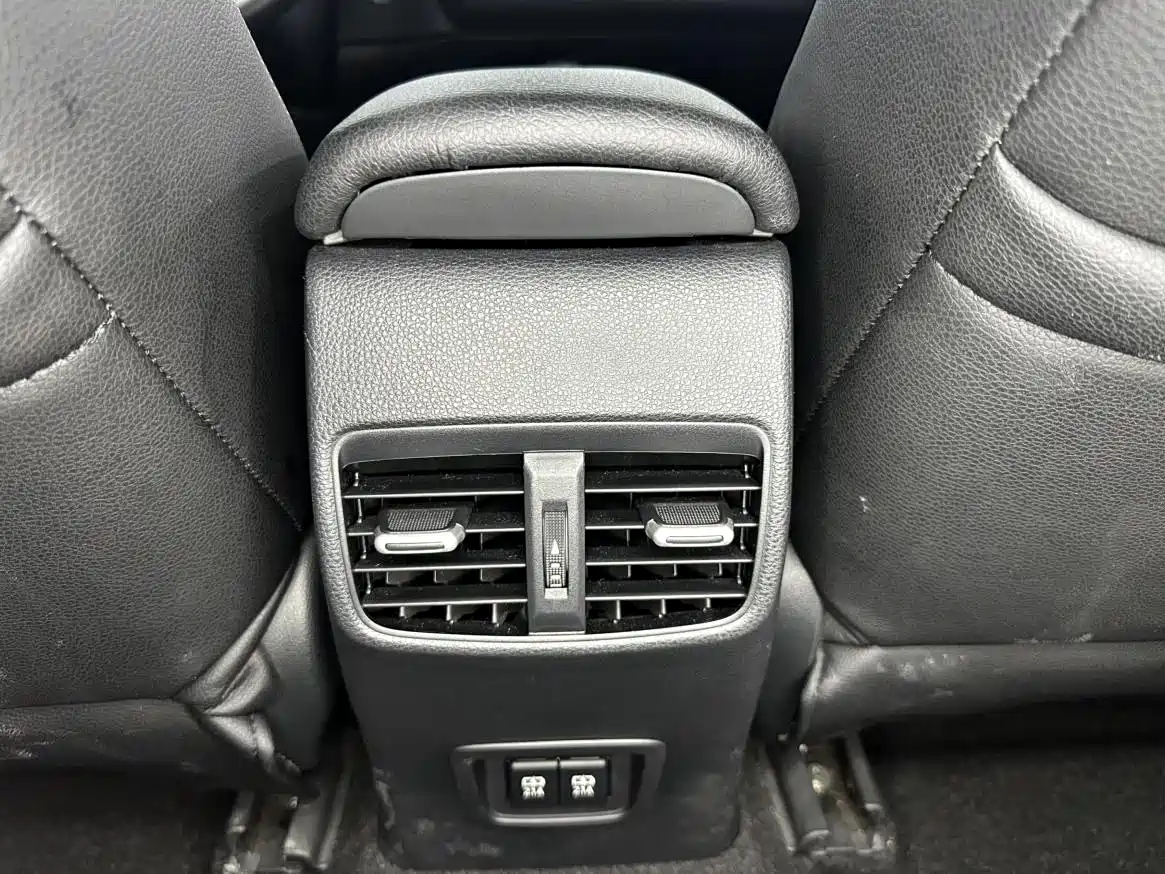Photo 25 - Toyota Corolla