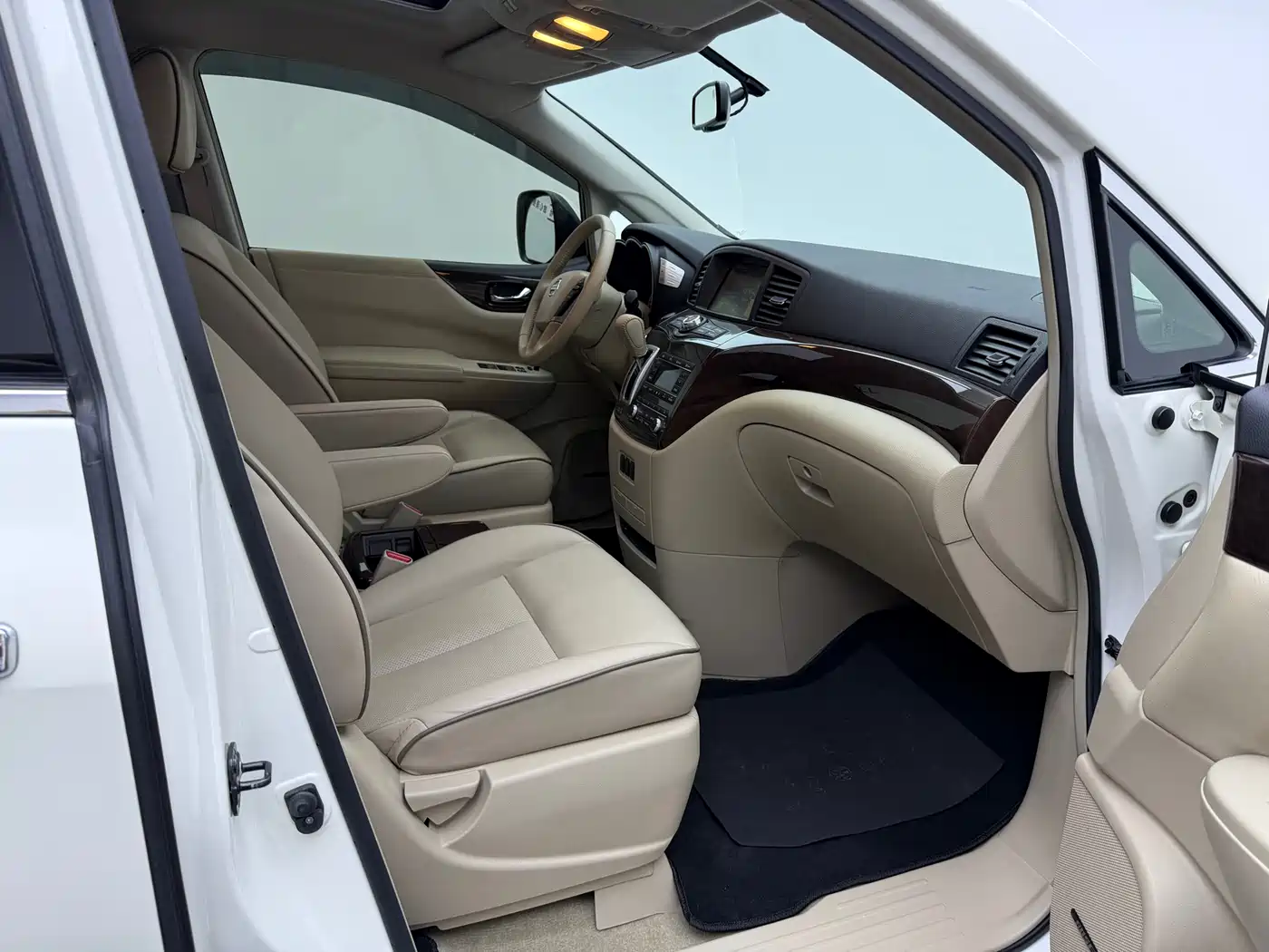 Nissan Quest 2015 3.5L SL фото 21