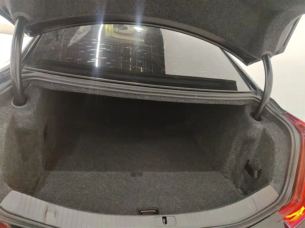 Cadillac XTS 2018 28T Technology фото 19